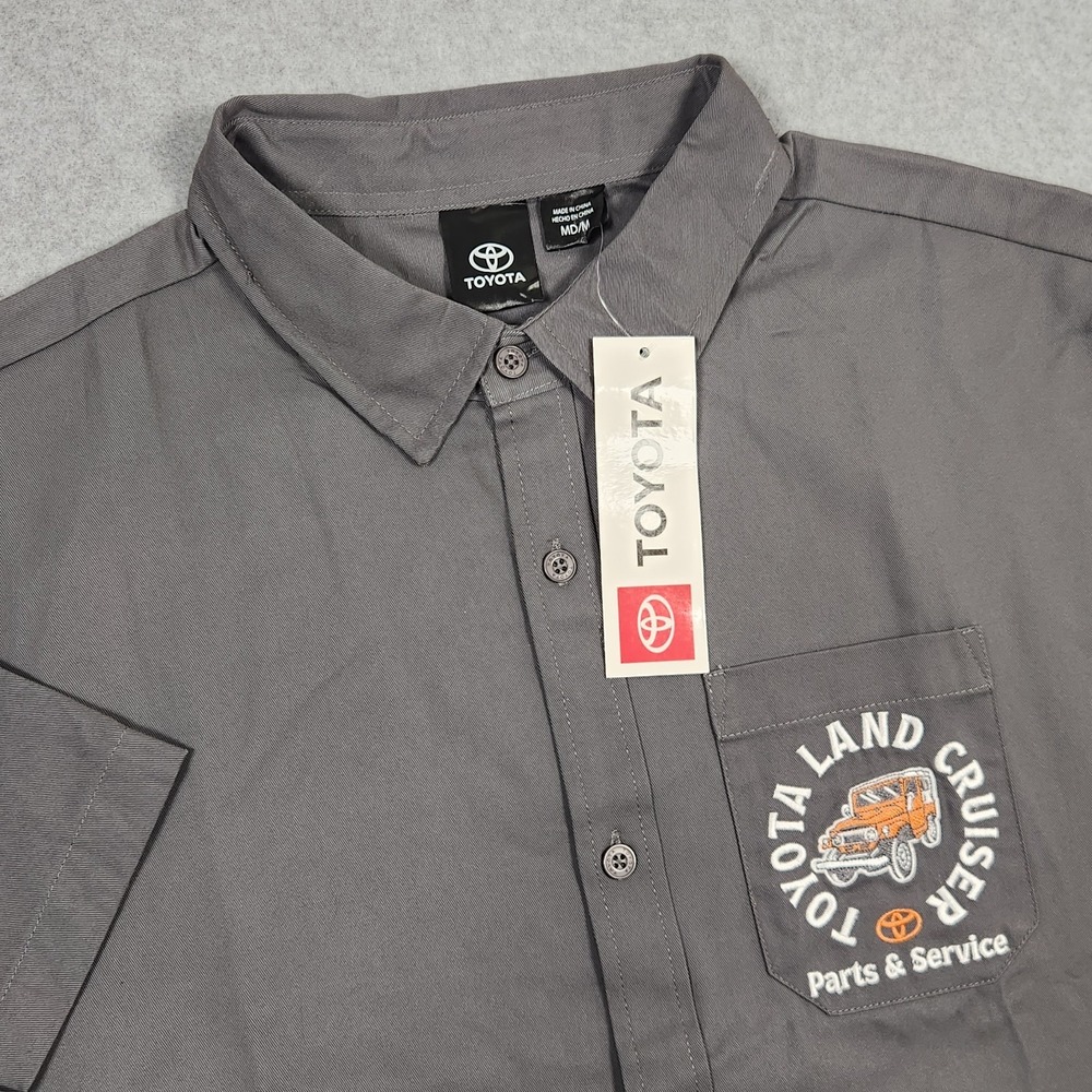 Toyota Land Cruiser Shirt Mens Medium Gray Button Shop Garage Embroidered FJ NEW